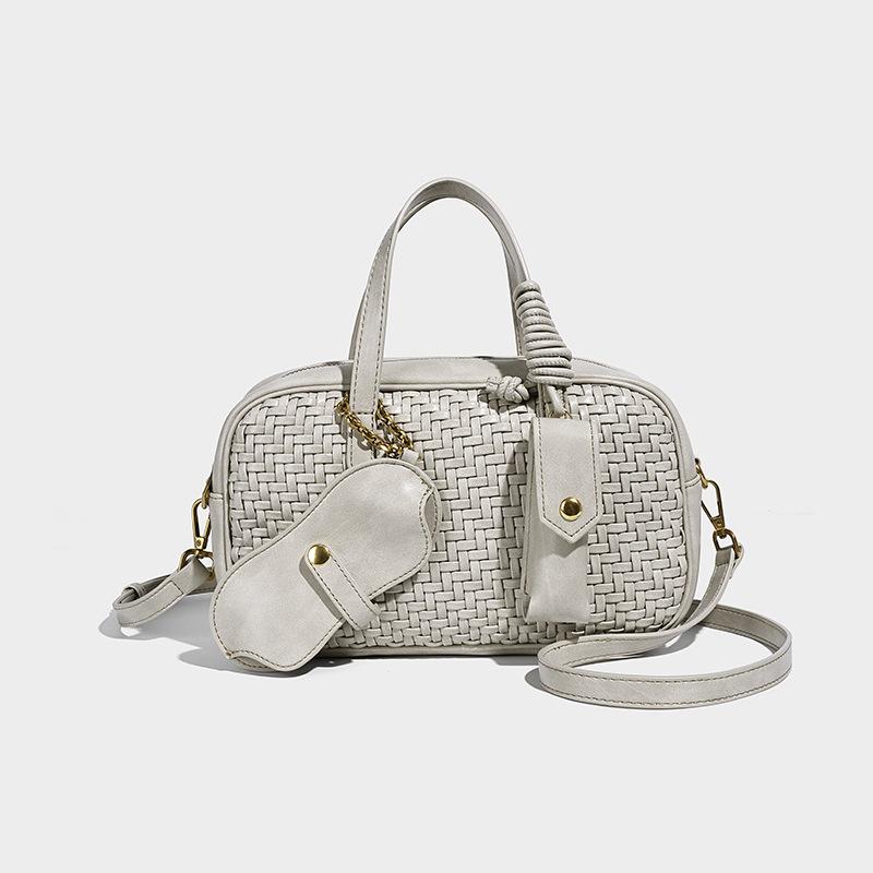 2025 Fall/Winter New Fashionable Women's Handbag, Niche Large-Capacity Boston Pillow Bag, High-End Woven Bag