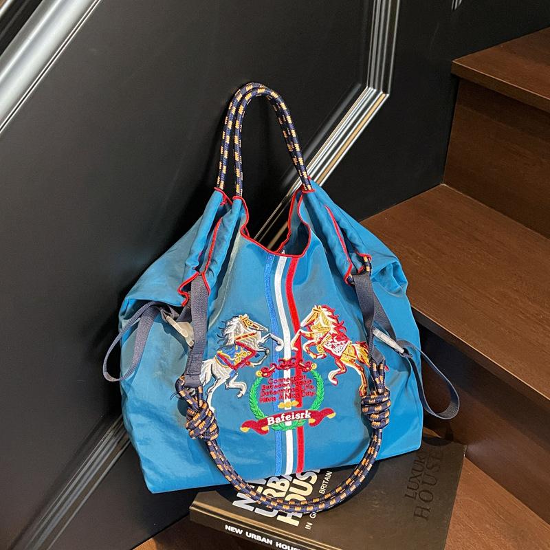 Women's Embroidered Women's Bag Shoulder Bag Nylon Bag Waterproof Tote Bag Canvas Bag Portable Messenger Bag