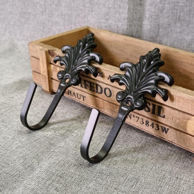 Vintage Bronze Wall Hooks Heavy Duty Sturdy Metal Carved Leaf Design for Home Garden Indoor Outdoor Decor Storage