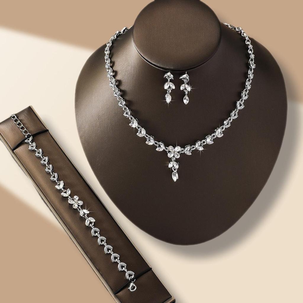 Schmuckset mit vierblättrigem Kleeblatt: Halskette, Ohrringe & Armband für Brautbankette & Abende