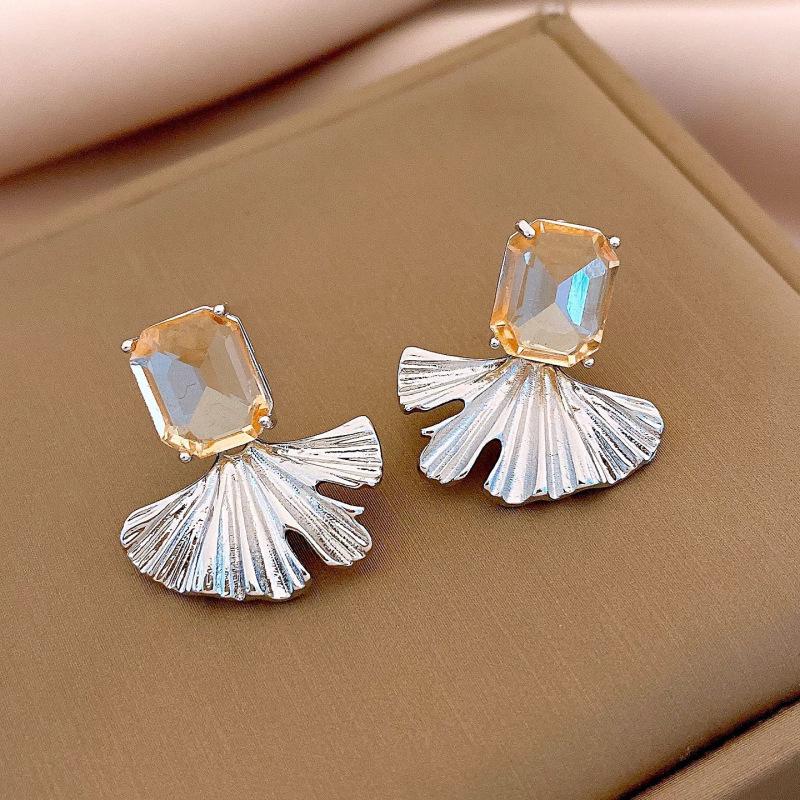 

Серебряные серьги-гвоздики в виде снежинок с цирконами: Элегантный, Роскошный Корейский Стиль для Женщин