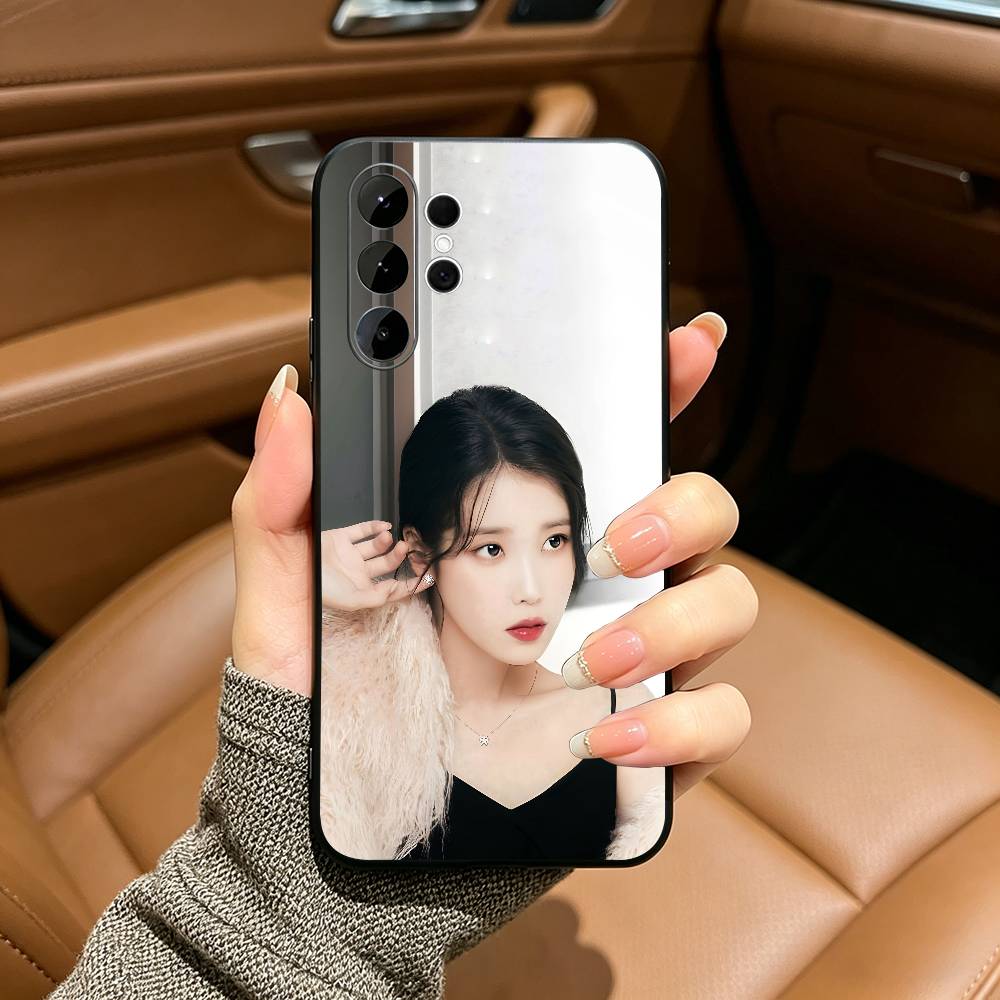 Versatile Actress-L-Lee Ji-eun Black Soft Silicone Phone Case for Samsung Ultra S25, S24, S21, S22, S23, S30, Plus, FE, Lite