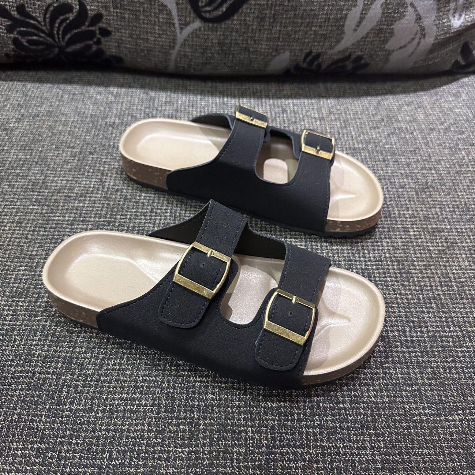 

Thick-soled cool slippers women s shoes summer wear 2025 new popular Birkenstock couple large size stepping on shit feeling one-word drag 35