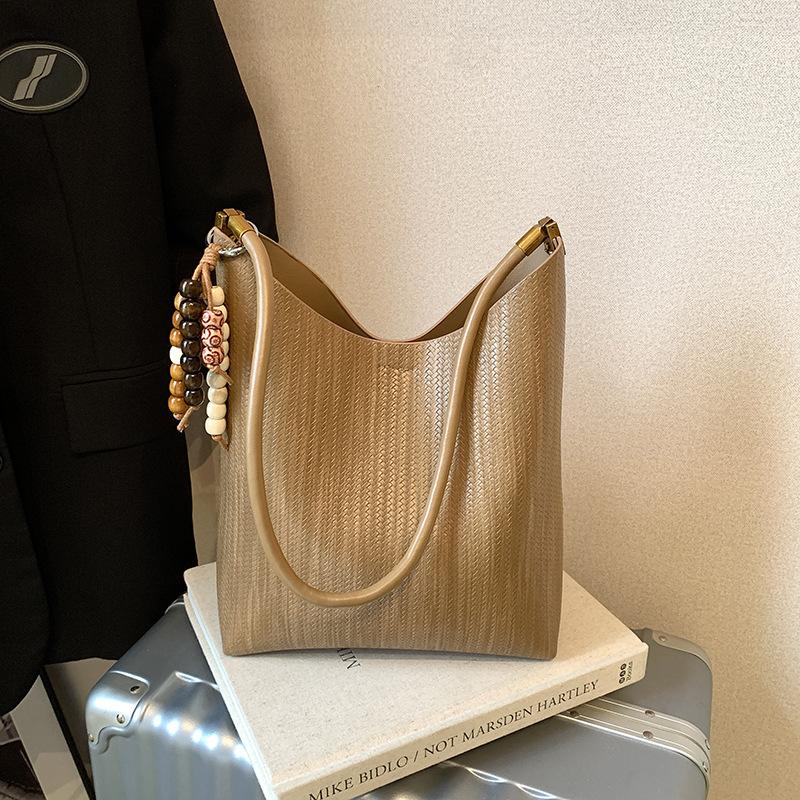 Retro Bag Women's Large-capacity New Autumn and Winter Versatile Casual Shoulder Underarm Bag Commuter Tote Bag