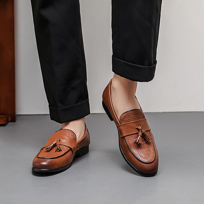 Fashion Plus Size 48 Men Business Dress Casual Fashion Elegant Formal Shoes Slip-on Evening Loafers Tassel Leather Shoes Wedding Shoes