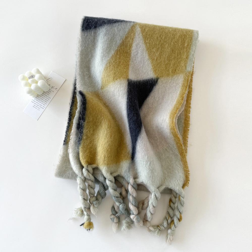 Classic Geometric Triangular Seahorse Hair Scarf Women's Winter Warmth Advanced Sense Hand-rubbed Beard Long Fringed Scarf