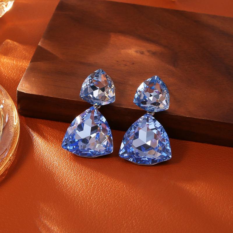 

Dopamine shiny crystal stud earrings retro high-end vacation style earrings niche design exaggerated jewelry