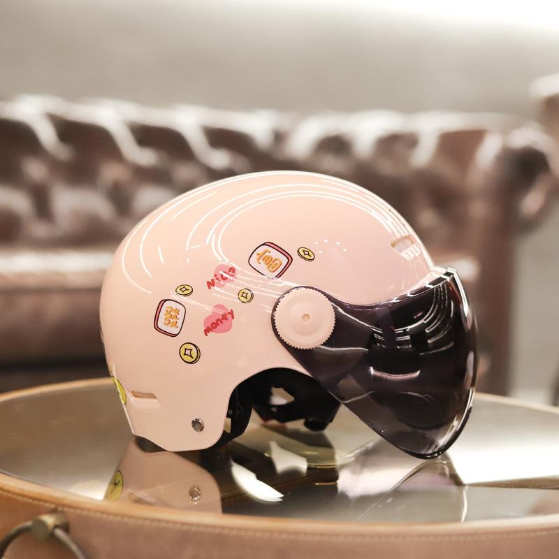 Helmets Women's Summer Electric Motorcycles Men's and Women's Half Helmets Battery Cars Universal In All Seasons