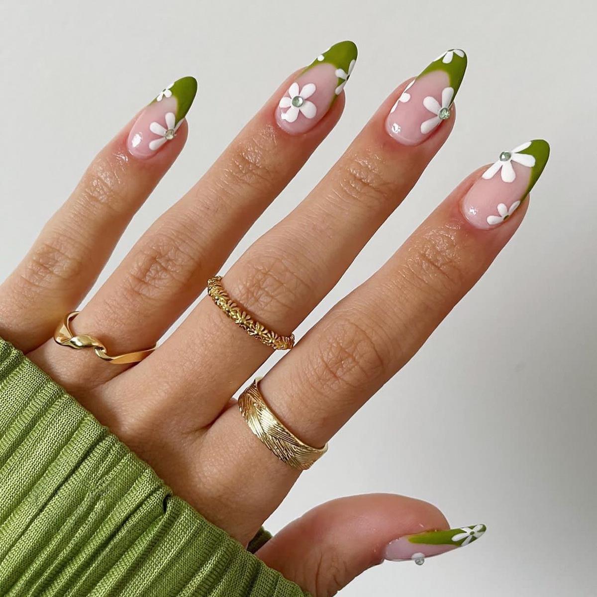 

Two-Tone Fresh Flower Oil Manicure Wearable Cute False Nail Tips