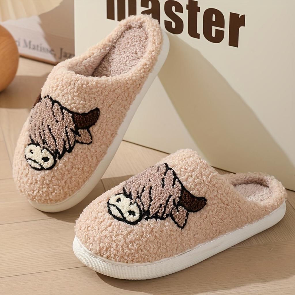 Comfortable Velvet Home Slippers, Elegant Light Beige Friendly Soft Bottom, Lightweight and Fashionable, with A Neutral Animal Pattern Design