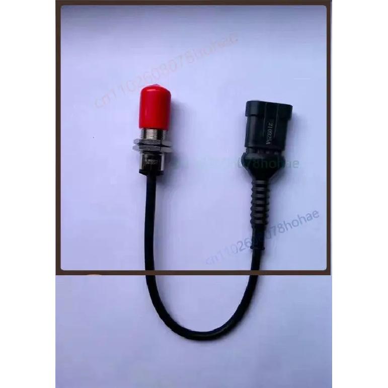 Brake Light Switch 811W25503-0001 For Sinotruk Howo T7H T5G Heavy Truck Brake Pedal Sensor Replacement Parts 811W25503-0001