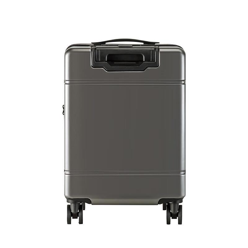 Lee Classic Spinner Luggage
