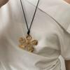 Stylish Blossom Charm Textured Flower Pendant Necklace Elegant Floral Clavicle Chain for Parties Women Accessory