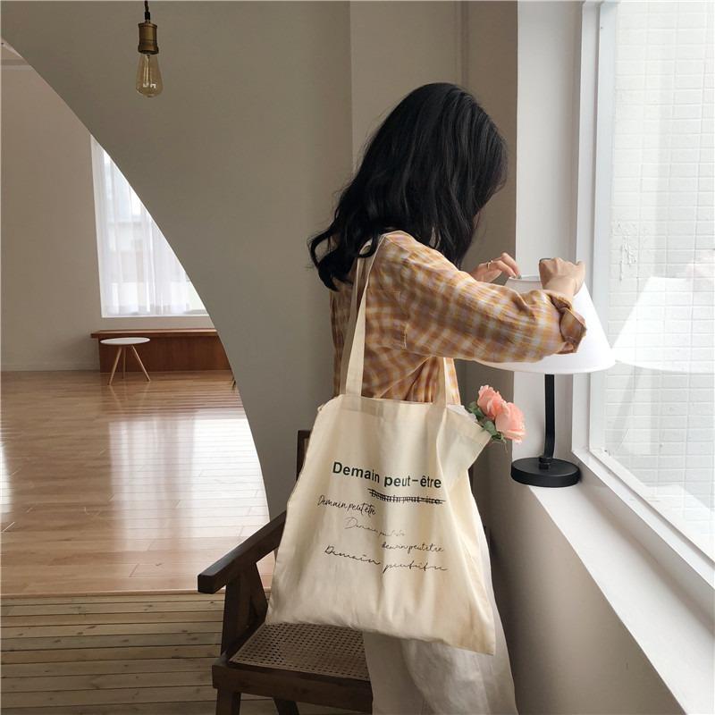 

Shoulder bag Portable canvas bag Street shopping bag Student bag Women s tide vertical small square bag красный