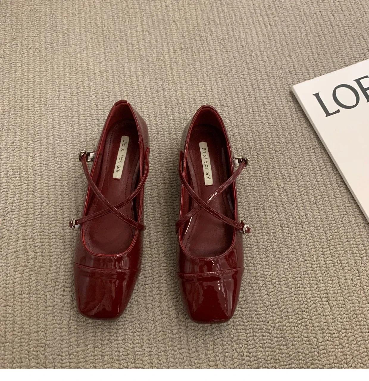 

Туфли Мэри Джейн для женщин 2024 года, ретро, на среднем каблуке, женские одинарные туфли, мягкие и удобные красные балетки 37 красный