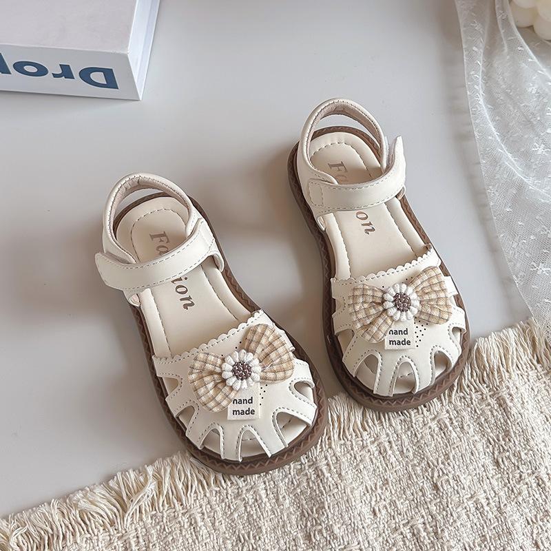 

Girls Toddler and Little Kids Closed-Toe Sandals2026Summer Floral Girl s Plaid Bow Solid Color Hollow Sandals 22Inner Length14.7cm бежевый