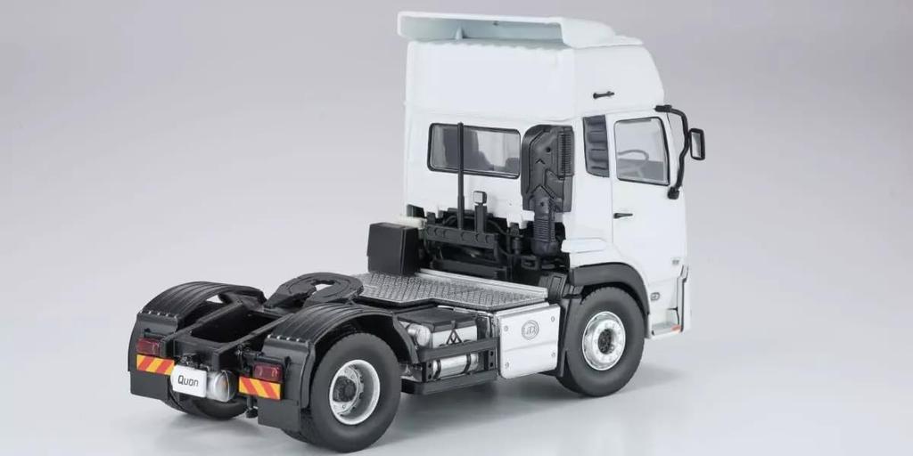 Kyosho Original UD Quon GK Nippon Trex Container Finished Product KS03939B 1/43 Semi-Trailer (White/ONE Container)
