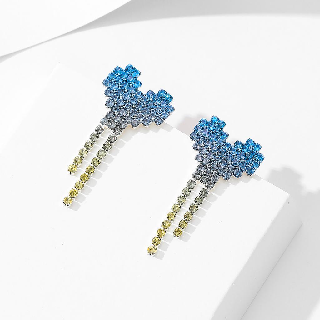 Fashion Love Full of Diamond Earrings Light Luxury Temperament Silver Needle Earrings