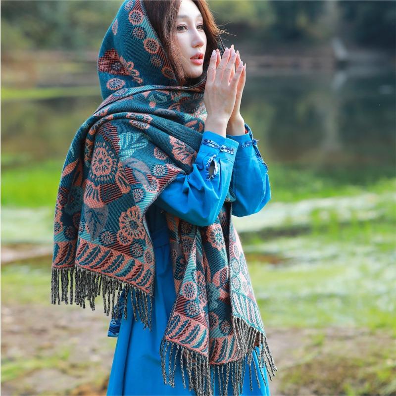 Spring and Autumn new shawl Yunnan Xinjiang travel with sunscreen cloak retro fringed imitation cashmere scarf