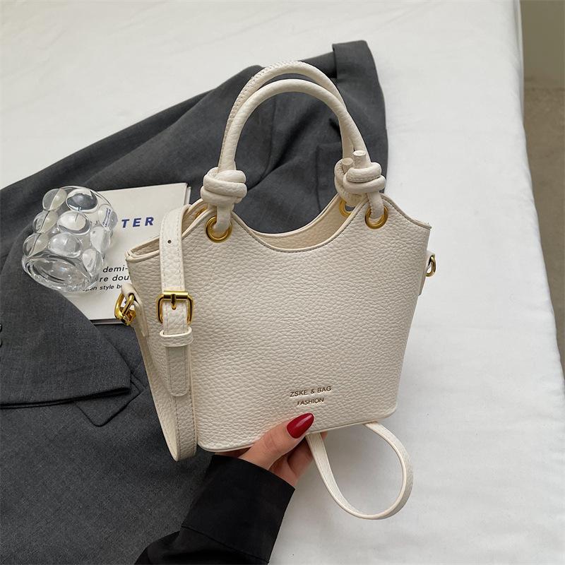 Hand Carry Fashion Bucket Bag Women's Korean Version Ins Shoulder Bag 2025 Spring New Simple Casual Portable Messenger Bag