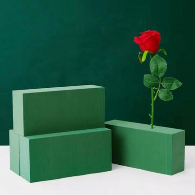 Ev Dekoru – Dekoratif çiçekler ve çelenkler