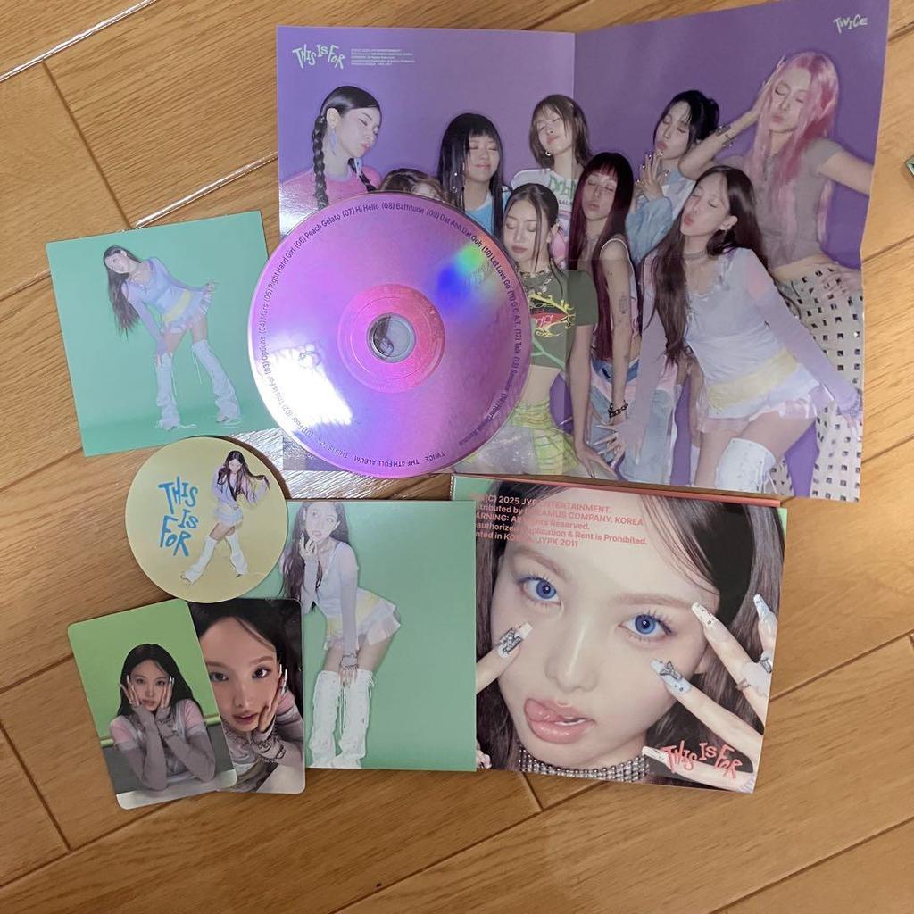 [USED] TWICE THIS IS FOR Digipack Nayeon Complete 8-Piece Set