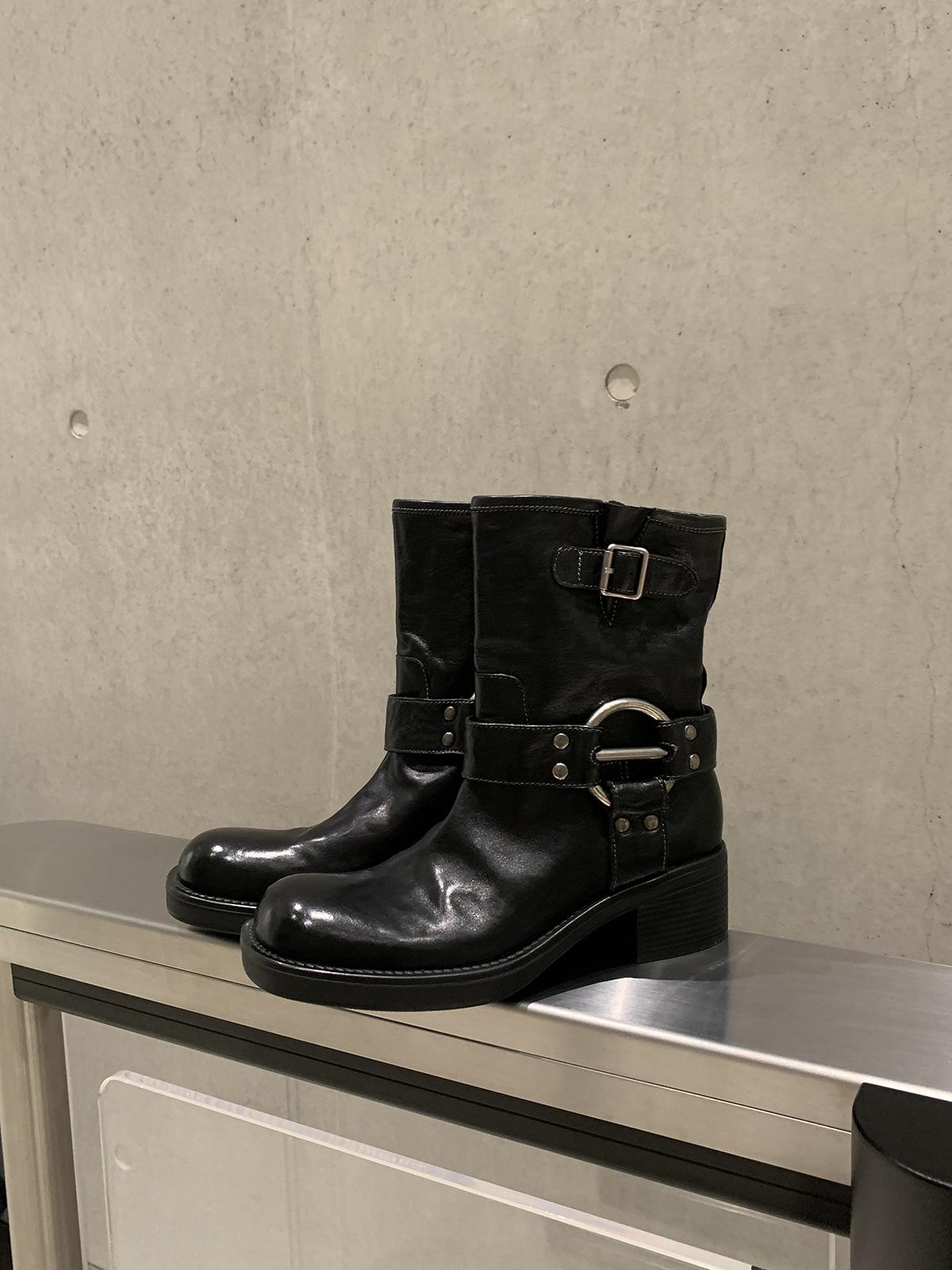 

Grape mom studiolee metal buckle round head retro leather locomotive thick heel western short boots 2025 new 35