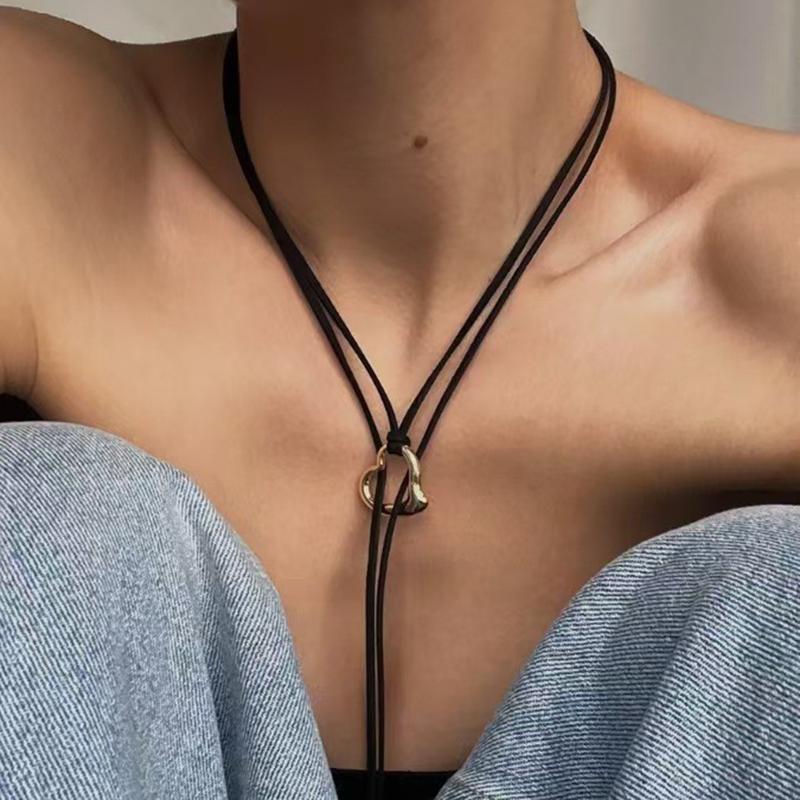 Adjustable Long Black Rope Hollowed-out Love Heart Pendant Necklace Women Men Vintage Charm Jewelry on The Neck Accessories
