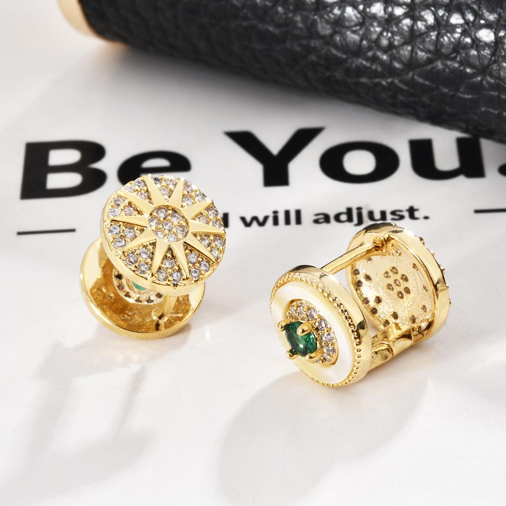 

2026 Vintage Shell & Emerald Green Zircon Hoop Earrings - High-End Round Shell Inlaid Ear Buckles for Women Light Luxury Jewelry