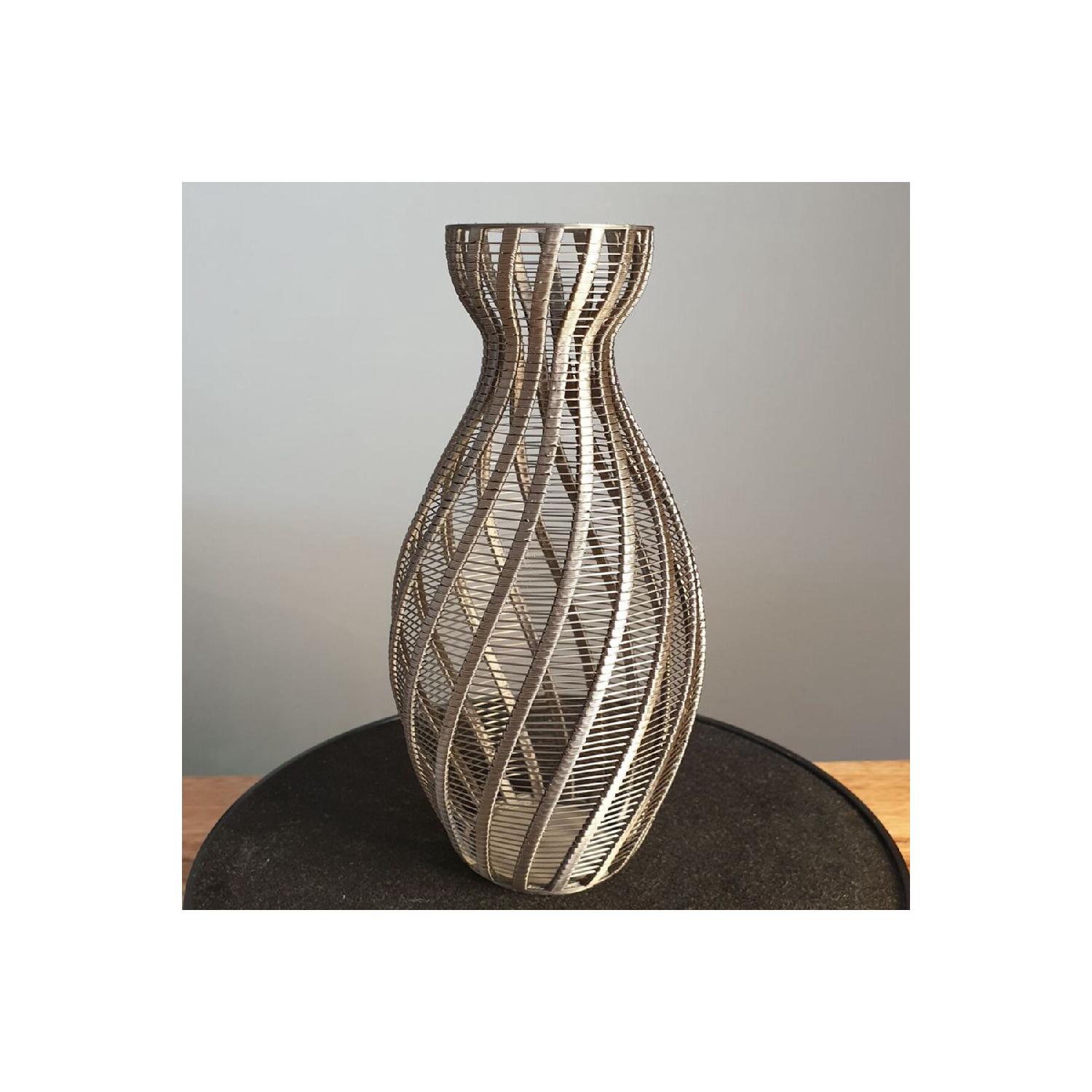 

Текстурована металева ваза 20 см