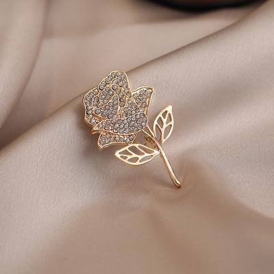 Vielseitige und elegante Rose Blendschutzbrosche High-End Anzugbrosche Modische und individuelle Brosche