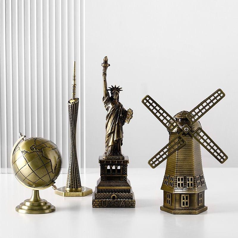 Statuetta Metallo Retro – Decorazione da Tavolo per Casa e Ufficio Souvenir Regalo