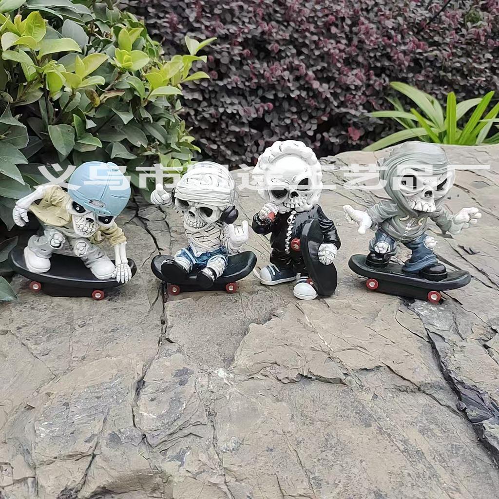 New Skateboard Skeleton Doll Decorative Ornament Halloween Scene Dress Up Coldplay Skeleton Man Ornament