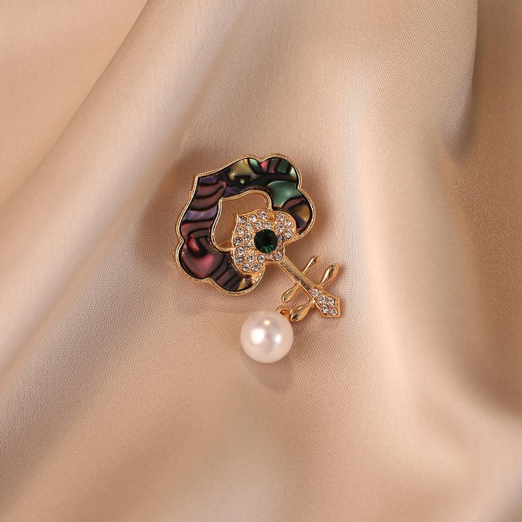Retro Ruyi Pipa Brooch High-end Women's Classical Charm National Trend Pearl Brooch Cheongsam Corsage High-end Accessory