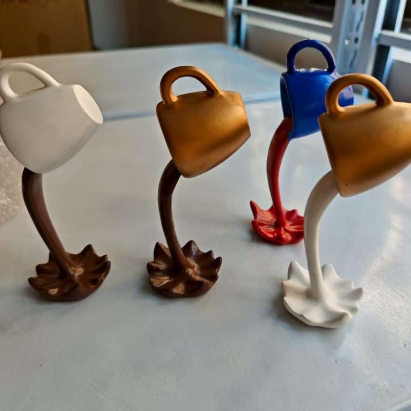 Floating Coffee Cup Sculpture Decors Mini Spilling Pouring Mugs Splash Pouring Coffee Mug Modern Home Decorations Gift