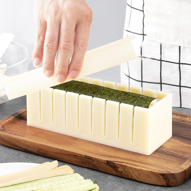 3Pcs/Set Sushi Maker Equipment Kit Plastic Kimbap Sushi Rolls Mold Round Square Heart-Shaped Sushi Making Tools Cake Roll Mold