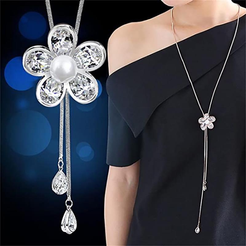 Elegant Snowflake Zirconia Women's Necklace - Long Sweater Chain with Cold Style Charm