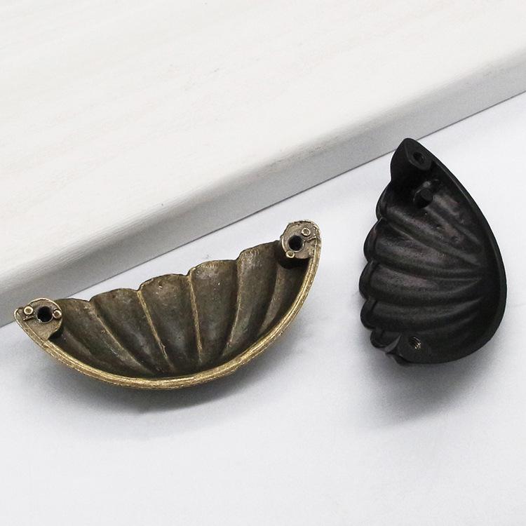 Retro Semicircular Shell Cabinet Handle with Patterned Alloy