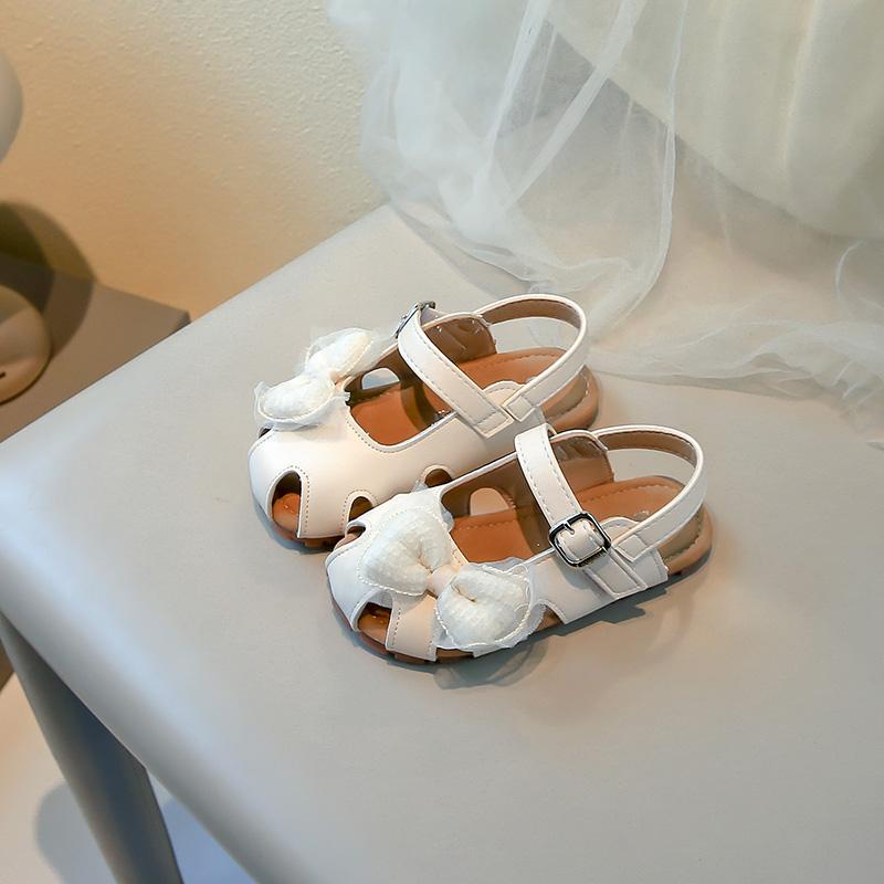 

Girls Princess Shoes Hollowed-out Kids Sandals Mesh Lace Bow Sweet 2025 Summer New Children Flat Shoes Candy Color Elegant 21 бежевый