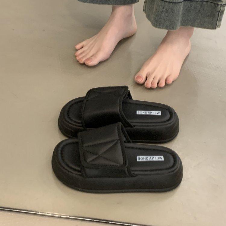 Slippers Women's 2025 Summer New Wear Velcro Muffin Thick Bottom Stepping On Shit Feeling Fashionable Non-slip Beach Shoes