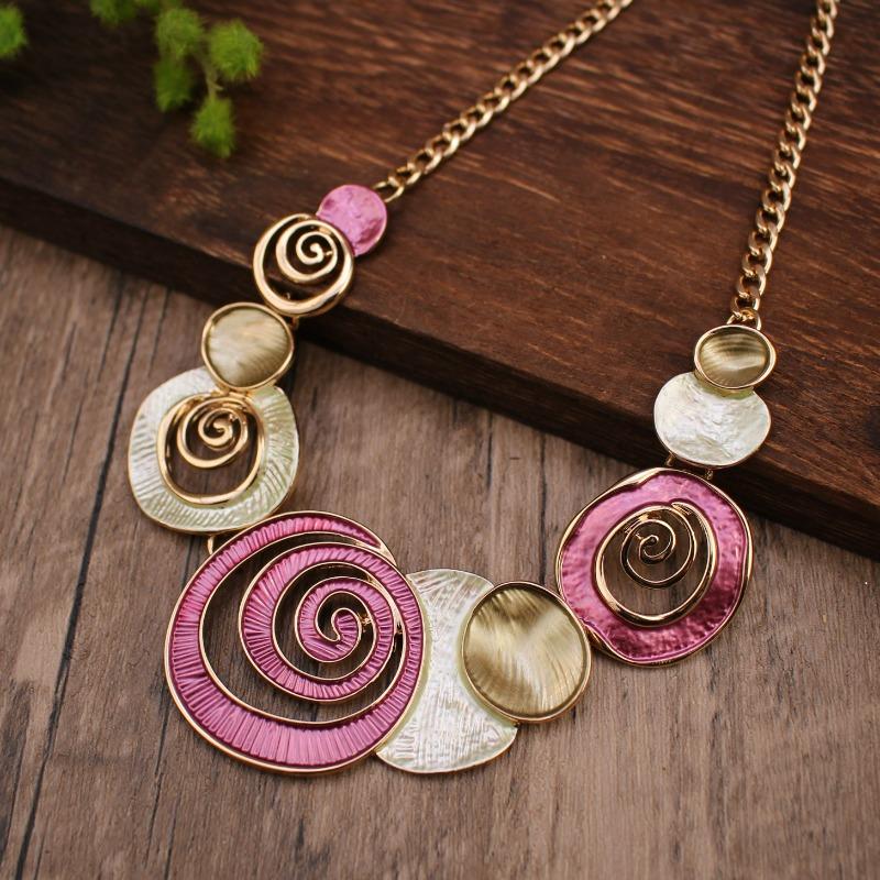 Color Painting Oil Hollow Conch Necklace, Versatile Women's High-end Conch Necklace