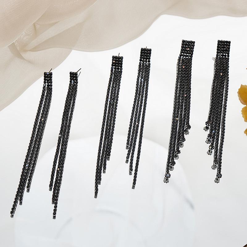 Elegant Black Long Tassel Rhinestone Earrings with Inlaid Diamonds