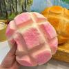 Jucărie Squishy cu Revenire Lentă în Formă de Chiflă cu Ananas