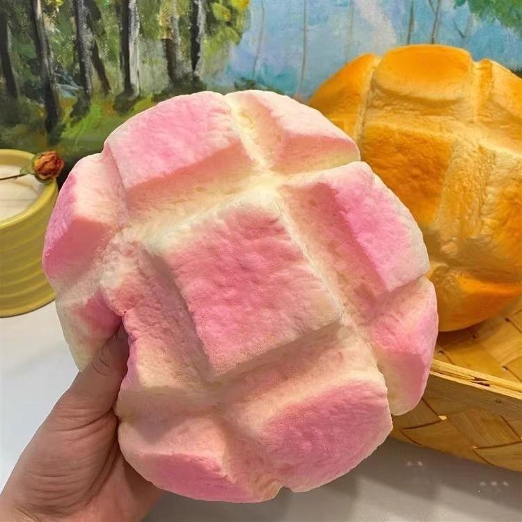 Jucărie Squishy cu Revenire Lentă în Formă de Chiflă cu Ananas
