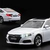 1:24 HONDA Accord Alloy Car Model Diecasts & Toy Vehicles Metal Car Model High Simulation Sound and Light Collection Kids Gifts ED4