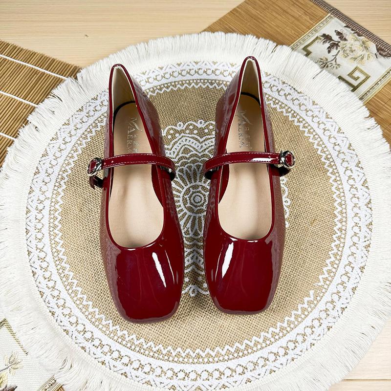 

Fashion Flat Shoes for Women 2025 Spring Autumn Red Patent Leather Square Toe Retro Mary Jane Large Size Casual Women s Shoes 42 43 44 33