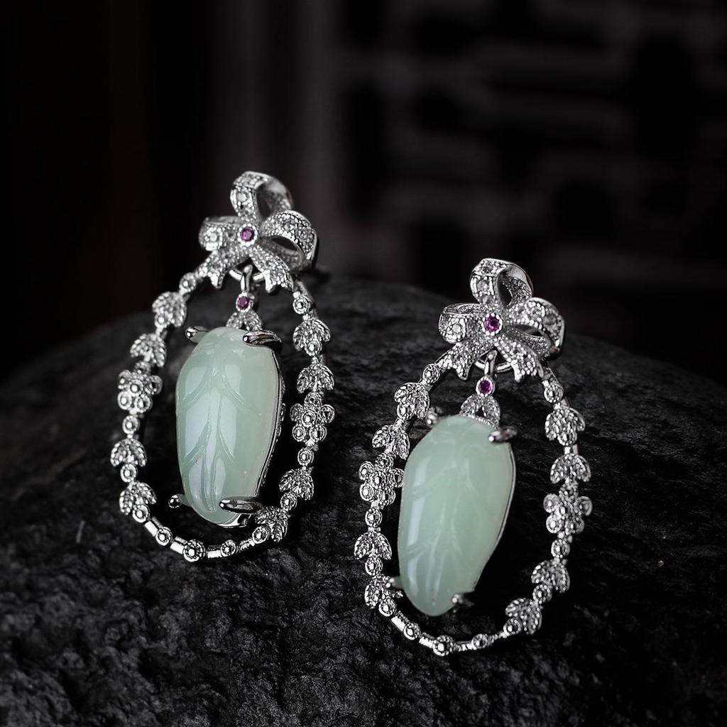 Elegant Retro Hetian Jade Leaf Wreath Earrings - Light Luxury Ancient Style Dangle Studs for Women