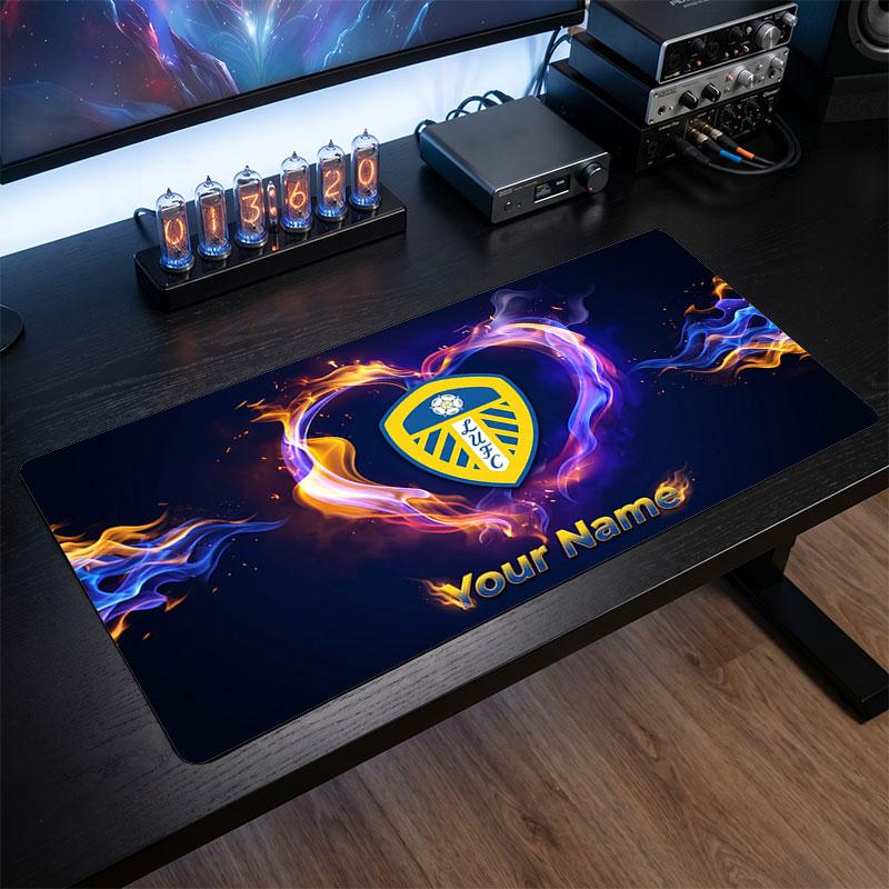Leeds United Individuelles Großes Mauspads, Personalisierter Name Textdruck, Fußball Logo Rutschfeste Schreibtischmatte Gaming Geschenk
