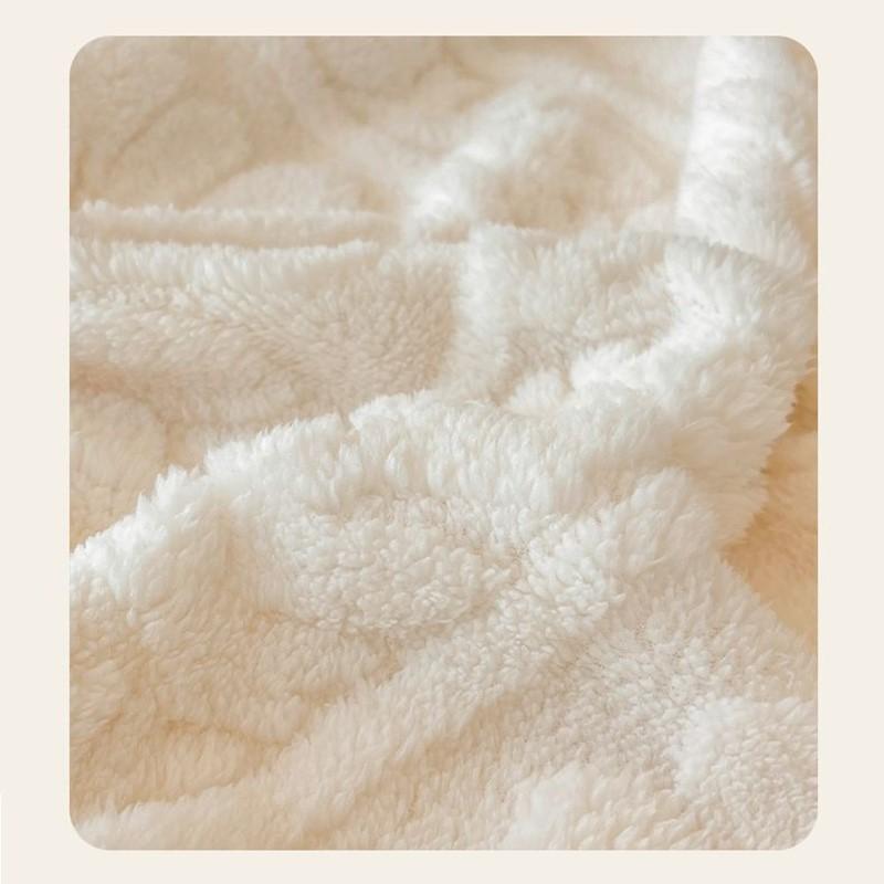 European Style Jacquard Taffeta Fitted Sheet Winter Warm Soft Plush Mattress Protector with Deep Pockets Floral Queen Bed Sheets