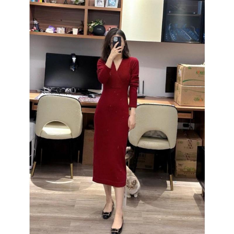 

[] Темперамент Муза Фан Юйцзе Легкий и знакомый стиль Платье вязаное по талии и бедрам Осень и зима XL красный